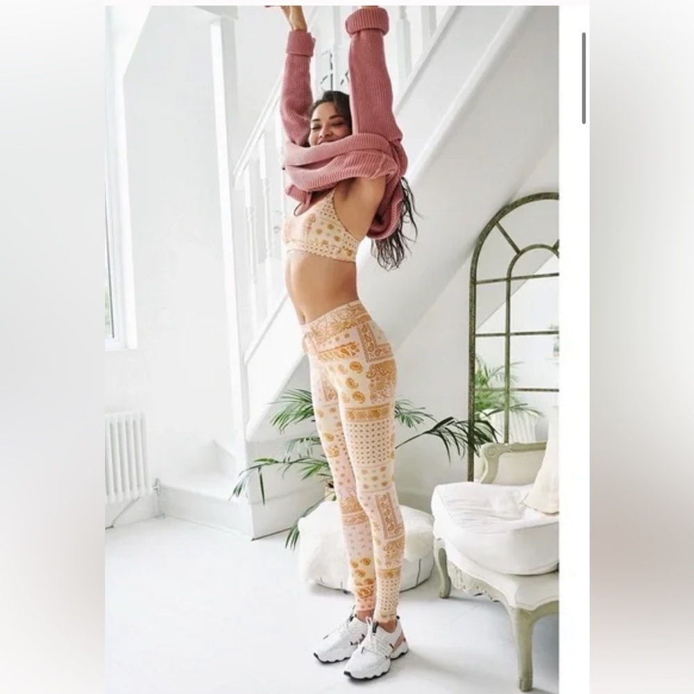 The Upside X Anthropologie Carmen Bandana Yoga Leggings Gold Paisley NWOT🍑🍑🍑 - Picture 2 of 12